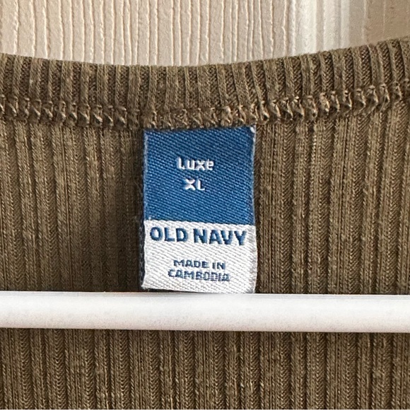 SOLD Old Navy Green Luxe Sleeveless Top Women’s Size XL - Picture 3 of 4